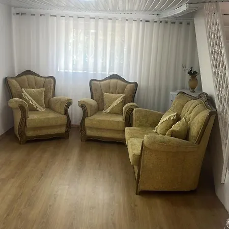 Nana House *